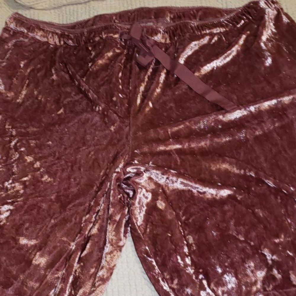 Secret Treasures Night Wear, Lg.